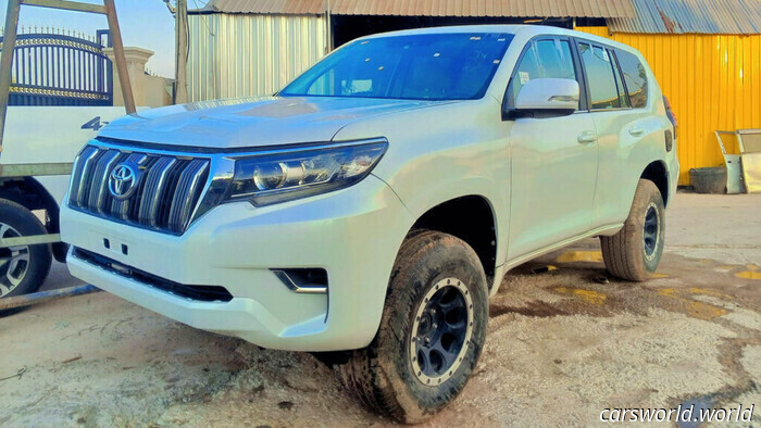 1998 Land Cruiser Jumps 24 Years Ahead | Carscoops